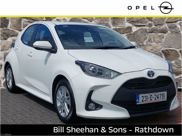 Toyota Yaris Hatchback, Petrol Hybrid, 2023, White