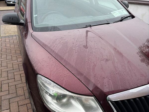 Skoda Octavia Saloon, Petrol, 2013, Red