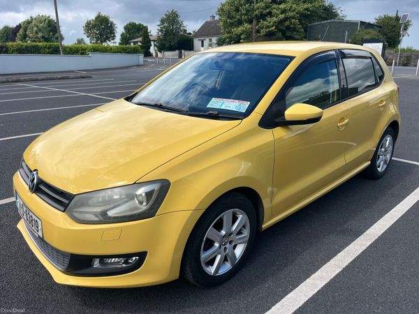 Volkswagen Polo Hatchback, Petrol, 2011, Yellow
