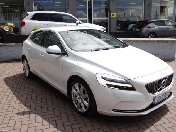 Volvo V40 Hatchback, Diesel, 2020, White