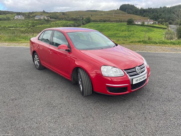 Volkswagen Jetta Saloon, Diesel, 2010, Red