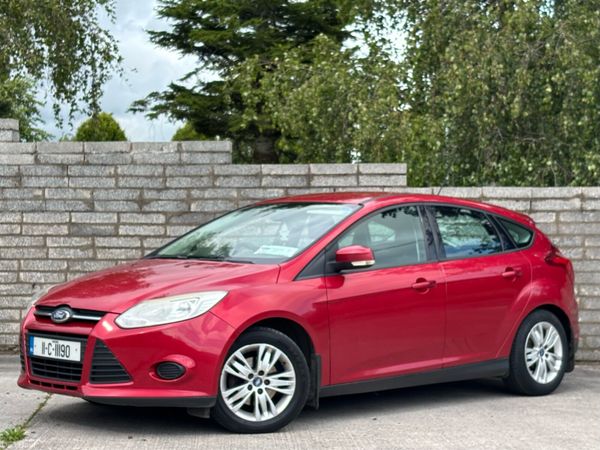 Ford Focus Hatchback, Diesel, 2011, Red