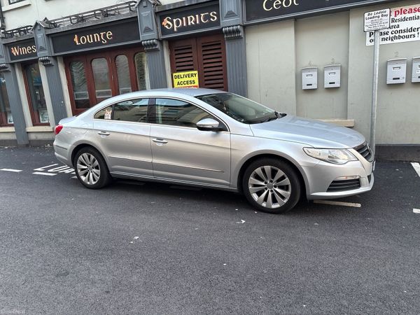 Volkswagen Passat Saloon, Diesel, 2010, Silver