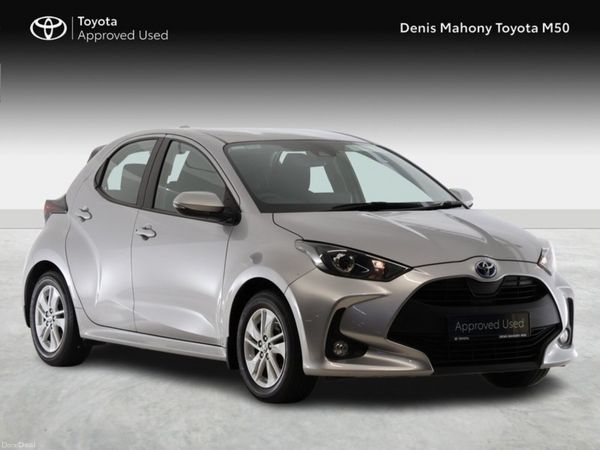 Toyota Yaris Hatchback, Petrol Hybrid, 2023, Silver