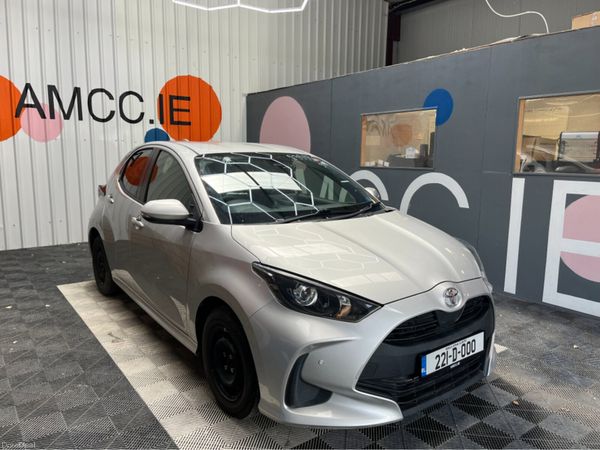 Toyota Yaris Hatchback, Petrol, 2022, Silver
