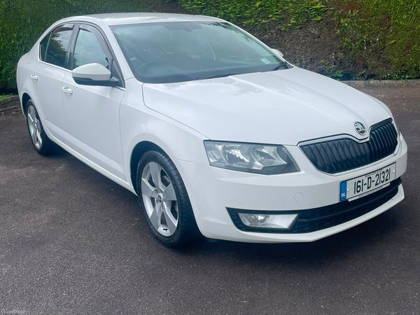 Skoda Octavia Saloon, Diesel, 2016, White