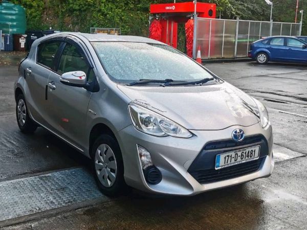 Toyota Aqua Hatchback, Petrol Hybrid, 2017, Silver