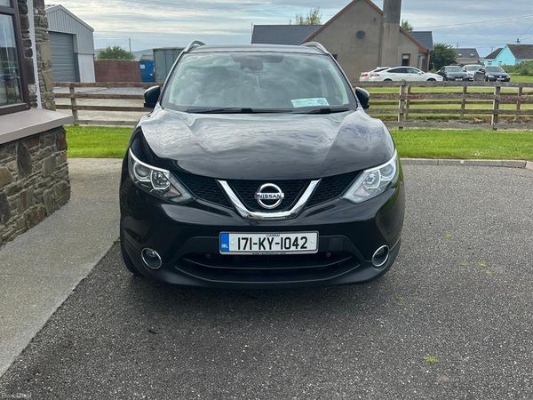 Nissan Qashqai SUV, Diesel, 2017, Black