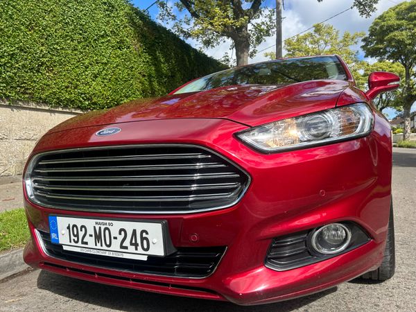 Ford Mondeo Hatchback, Diesel, 2019, Red