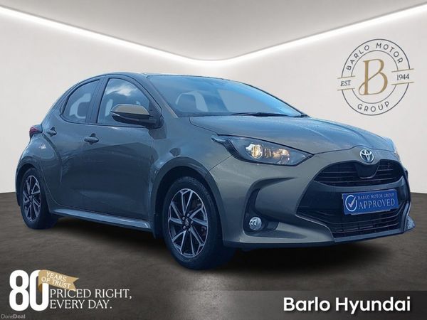Toyota Yaris Hatchback, Petrol Hybrid, 2022, Green