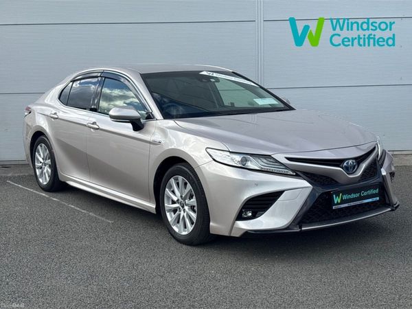 Toyota Camry Saloon, Petrol Hybrid, 2019, Silver