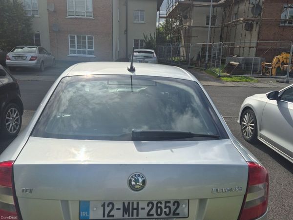 Skoda Octavia Saloon, Diesel, 2012, Silver