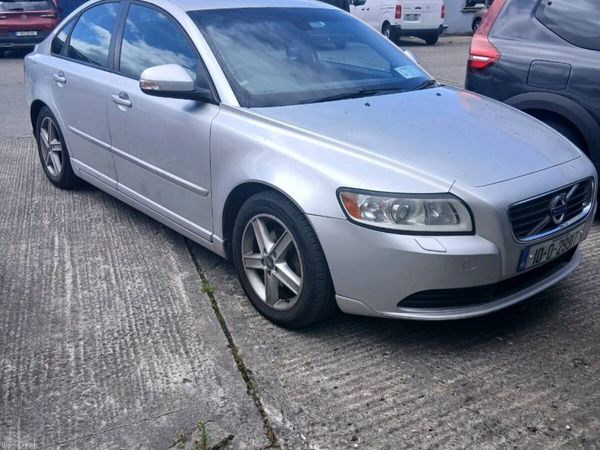 Volvo S40 Saloon, Diesel, 2010, Silver