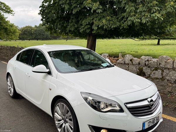 Opel Insignia Hatchback, Diesel, 2017, White