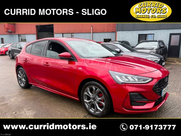 Ford Focus Hatchback, Petrol, 2023, Red