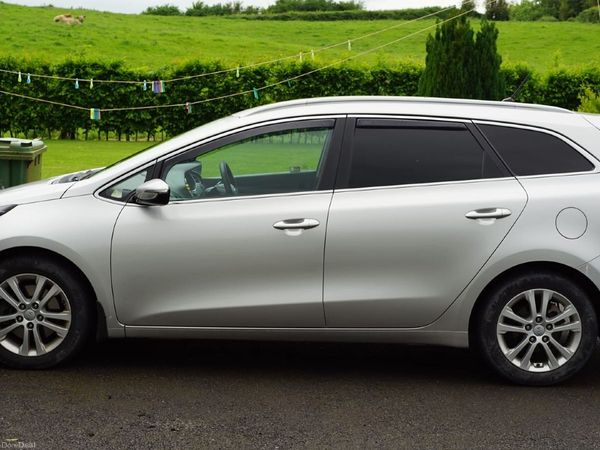 Kia Ceed Estate/Jeep, Diesel, 2015, Silver