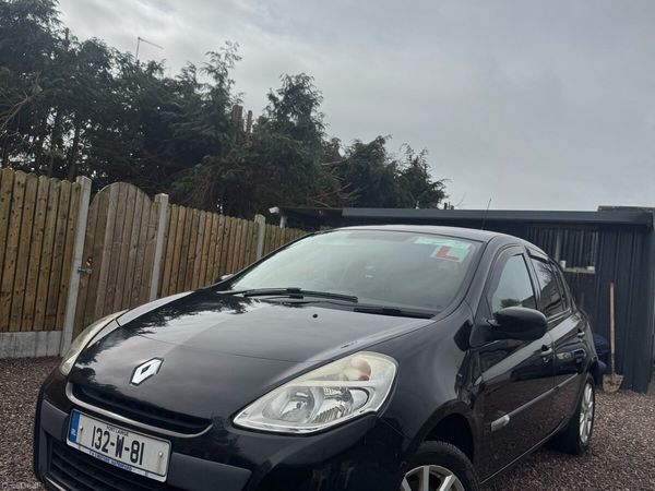 Renault Clio Hatchback, Petrol, 2013, Black