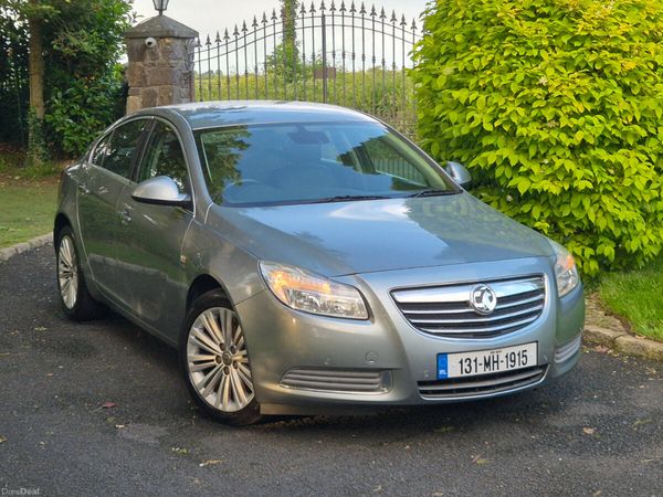 Vauxhall Insignia Hatchback, Diesel, 2013, Silver