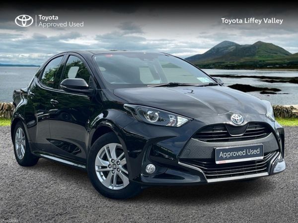 Toyota Yaris Hatchback, Petrol Hybrid, 2022, Black