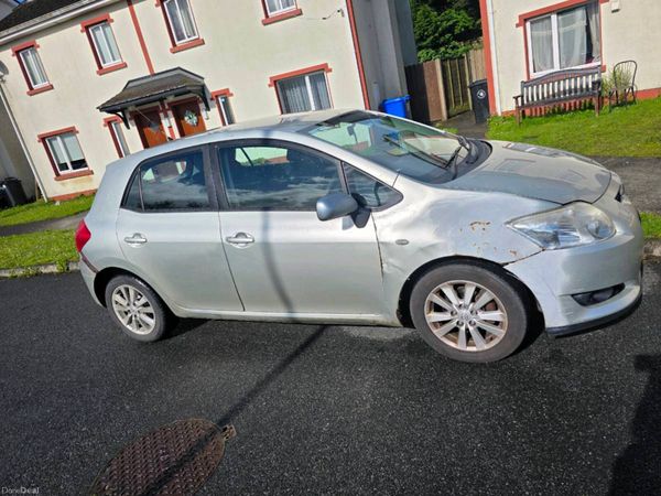 Toyota Auris Hatchback, Petrol, 2010, Silver