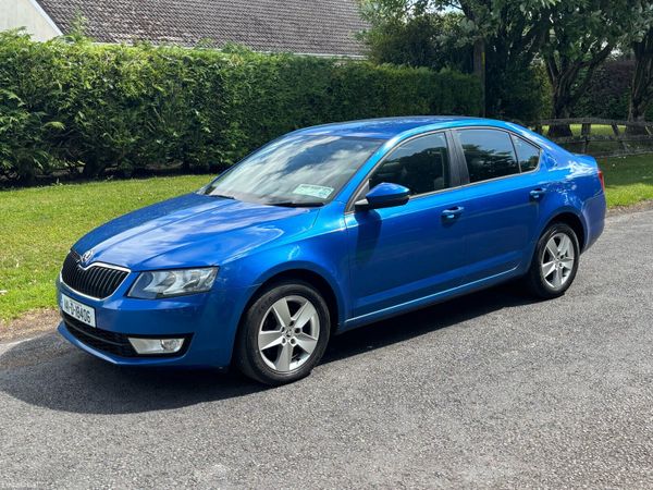 Skoda Octavia Saloon, Diesel, 2014, Blue