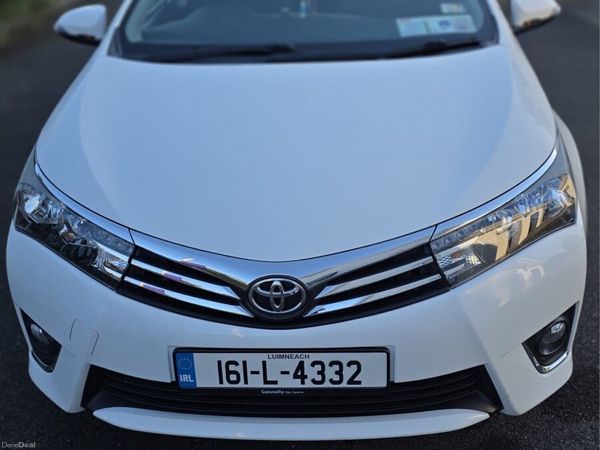 Toyota Corolla Saloon, Petrol, 2016, White