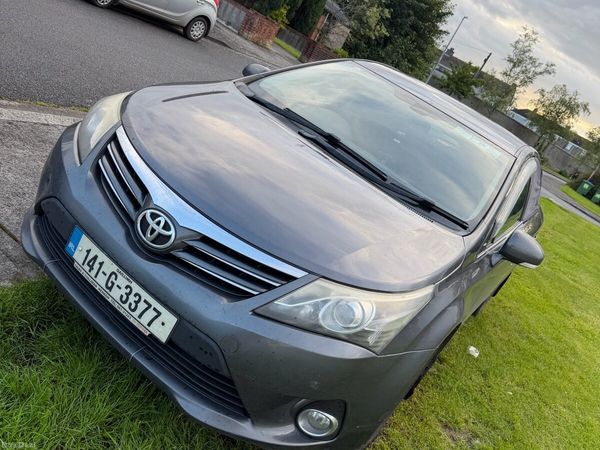 Toyota Avensis Saloon, Diesel, 2014, Grey