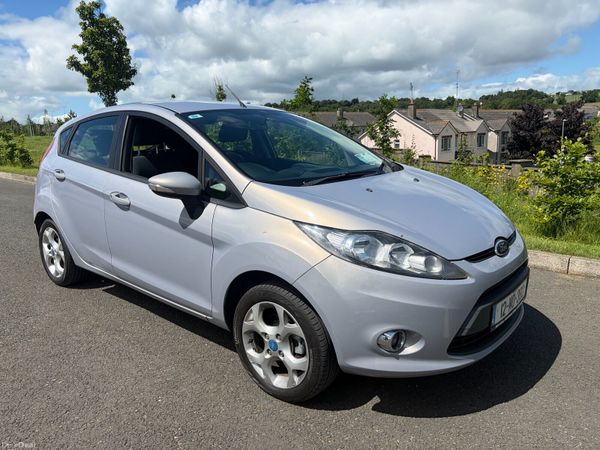 Ford Fiesta Hatchback, Petrol, 2012, Grey