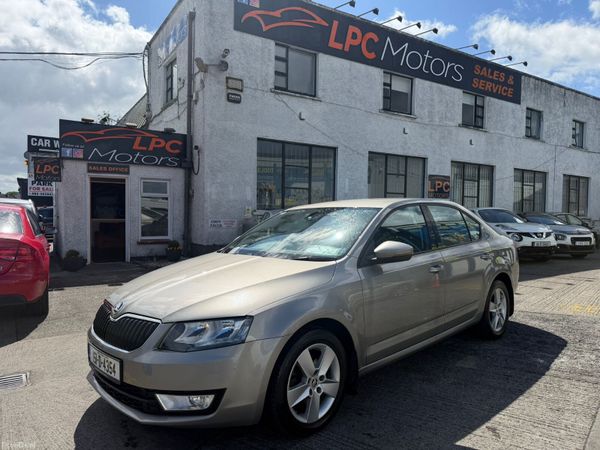 Skoda Octavia Saloon, Diesel, 2015, Beige