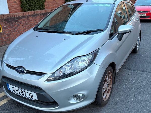 Ford Fiesta Hatchback, Petrol, 2012, Silver