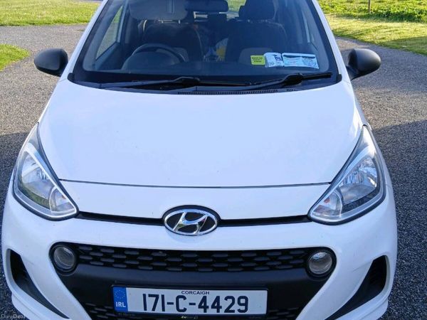 Hyundai i10 Hatchback, Petrol, 2017, White