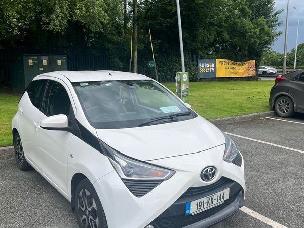 Toyota Aygo Hatchback, Petrol, 2019, White