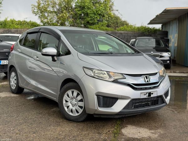 Honda Fit Hatchback, Petrol Hybrid, 2015, Silver