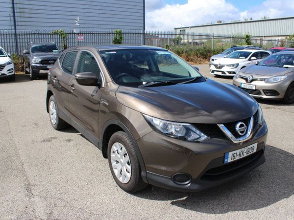 Nissan Qashqai Hatchback, Petrol, 2016, Brown