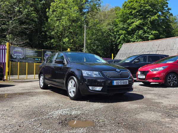 Skoda Octavia Saloon, Petrol, 2013, Black