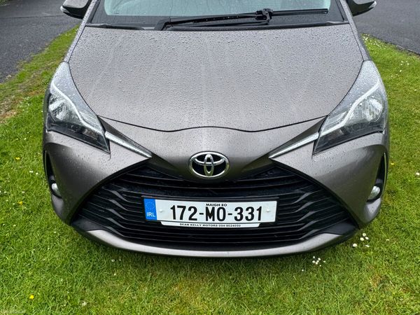 Toyota Yaris Hatchback, Petrol, 2017, Grey