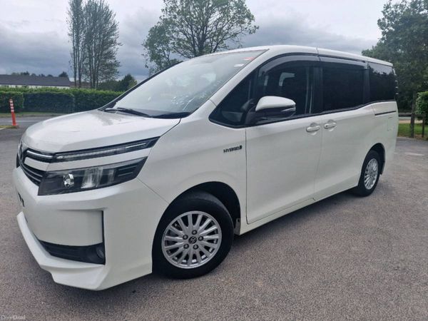 Toyota Voxy MPV, Petrol Hybrid, 2015, White