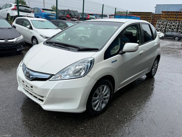 Honda Fit Hatchback, Petrol Hybrid, 2013, White