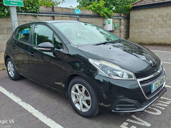 Peugeot 208 Hatchback, Petrol, 2017, Black