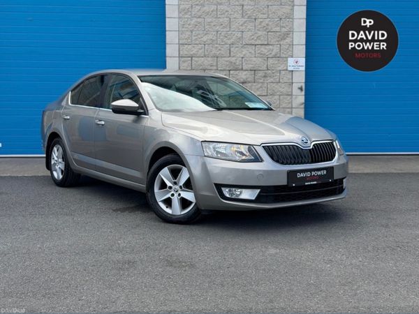 Skoda Octavia Saloon, Diesel, 2015, Beige