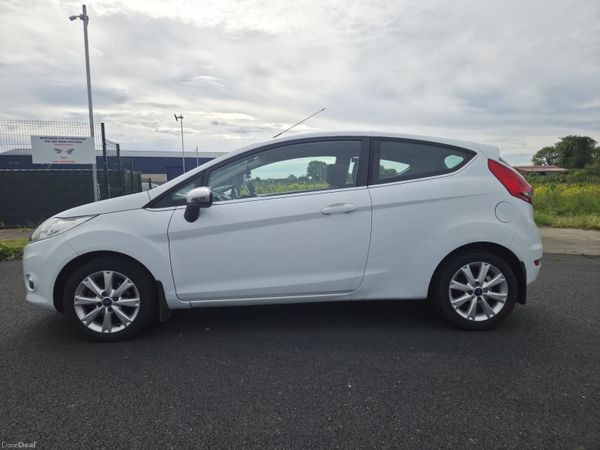 Ford Fiesta Hatchback, Petrol, 2011, White