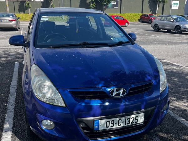 Hyundai i20 Hatchback, Petrol, 2009, Blue