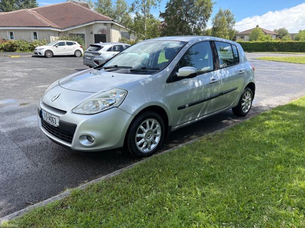 Renault Clio Hatchback, Petrol, 2011, Silver