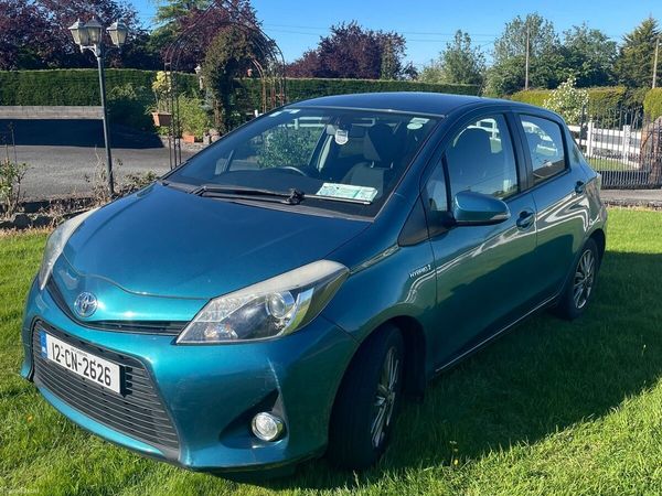 Toyota Yaris Hatchback, Petrol Hybrid, 2012, Blue