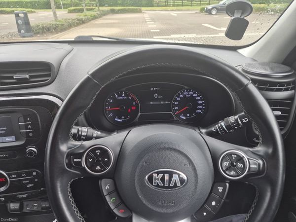 Kia Soul Hatchback, Diesel, 2017, White