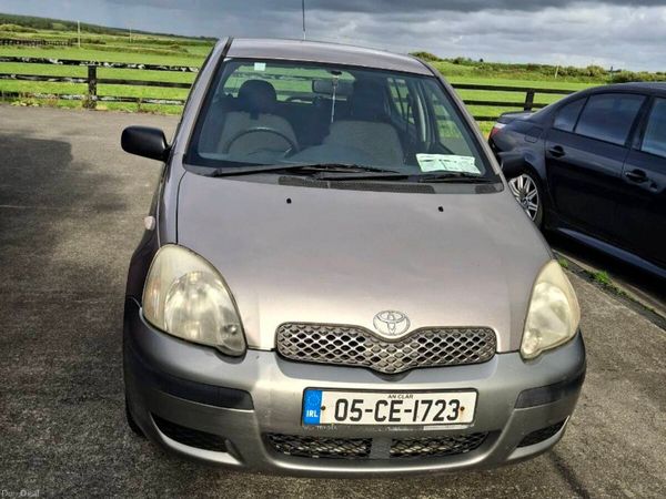 Toyota Yaris Hatchback, Petrol, 2005, Grey