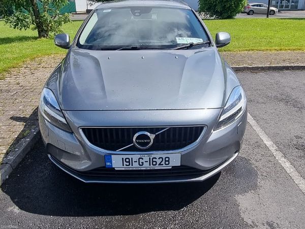 Volvo V40 Estate, Diesel, 2019, Grey