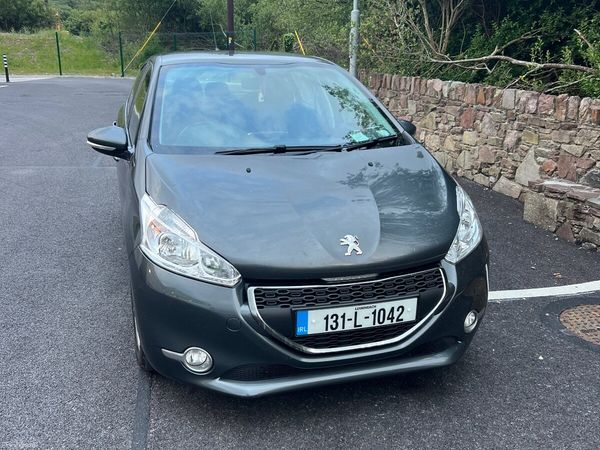 Peugeot 208 Hatchback, Diesel, 2013, Grey