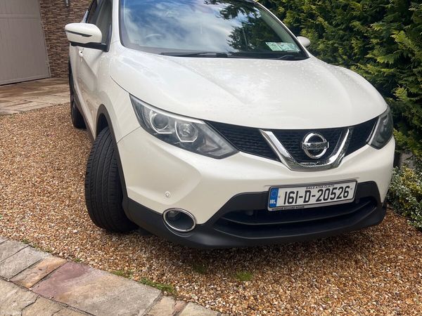 Nissan Qashqai Hatchback, Diesel, 2016, White