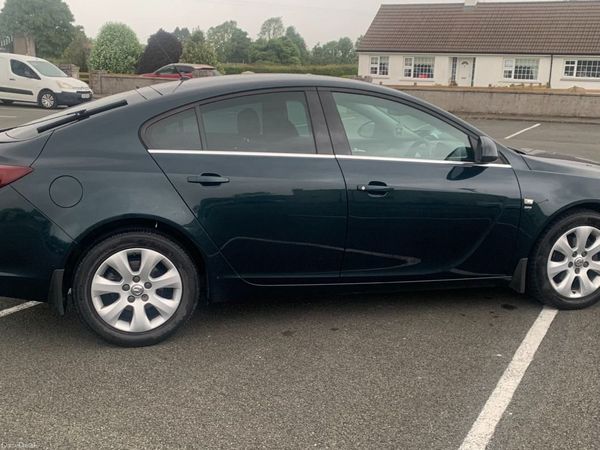 Vauxhall Insignia Hatchback, Diesel, 2016, Green